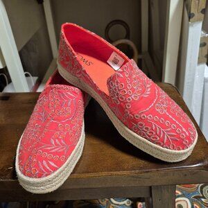 TOMS - NWOT - Espadrilles - SIze 8.5 M